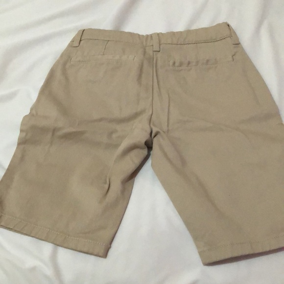 Shorts - Picture 3 of 4